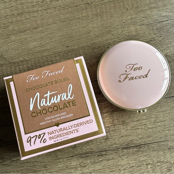 Too Faced Chocolate Soleil Natural Bronzer - Picture 2 of 4